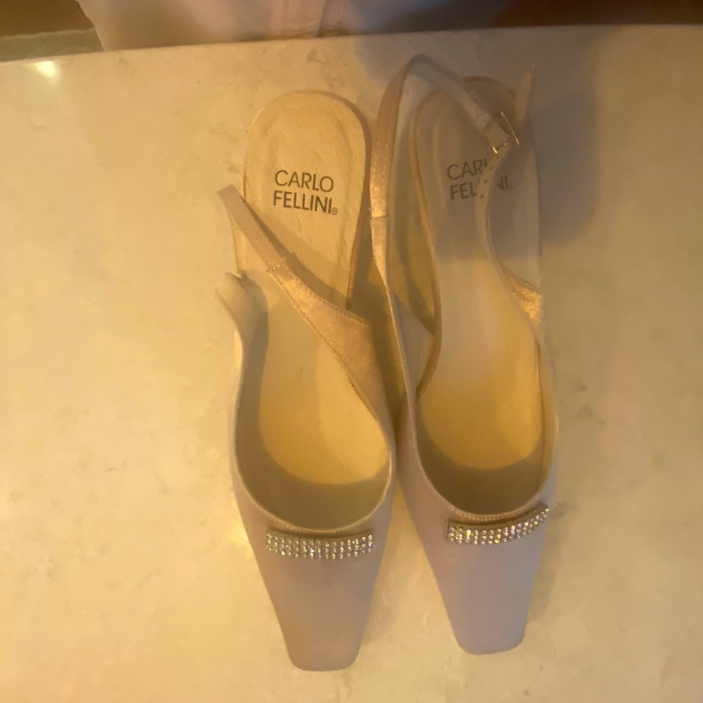 Carlo Fellini 7 1/2 Elegant Cream Slingback Heels
